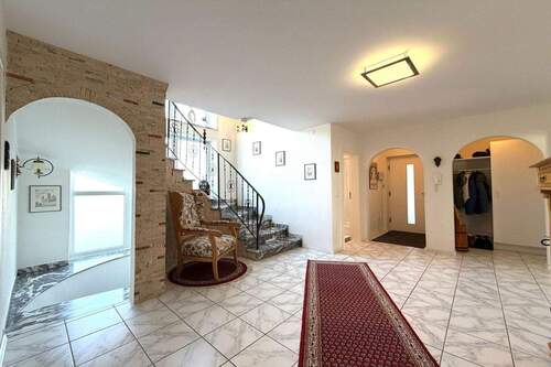 EG Eingangsbereich II - 9 Zimmer Einfamilienhaus in Ried