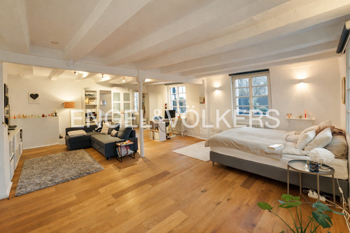 Vielseitig nutzbares Zimmer im Erdgeschoss mit flexiblen Nutzungsmöglichkeiten - 