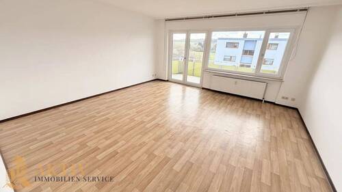 Wohnzimmer aktuell Ansicht 1 - Etagenwohnung mit 80,00 m&sup2; in Usingen zum Kaufen