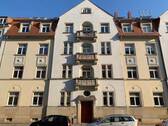 Ab Mitte August 2026: Gemütliche 3-Zimmer-Wohnung mit kleinem Balkon, Laminat und Bad mit Dusche - Dresden Mickten