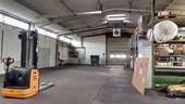 Halle, Blick Richtung Rolltor - 