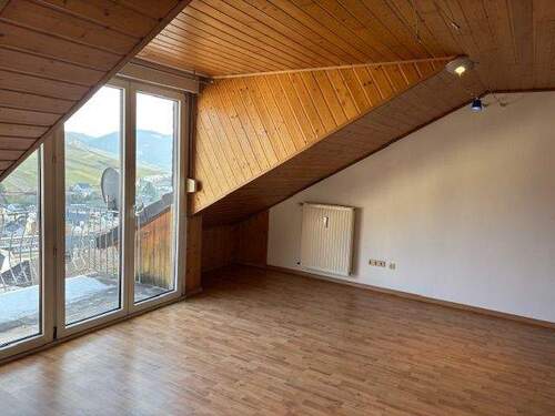 Wohnzimmer.jpg - 1 Zimmer Etagenwohnung in Lieser