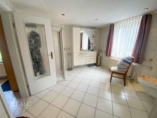 Badezimmer Doppelhaushälfte - 