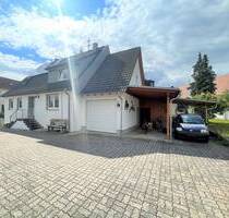 Gut gepflegtes und modernisiertes EFH mit Historie, Garagen & separater Doppelgarage und Garten - Kirchheim am Ries