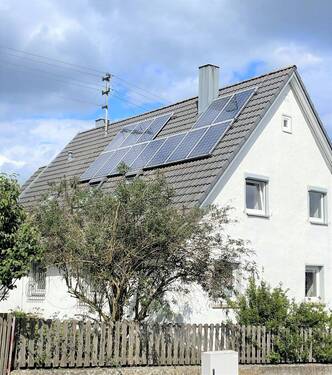 Neues Dach inkl PV Anlage - Einfamilienhaus mit 134,00 m&sup2; in Kirchheim am Ries zum Kaufen