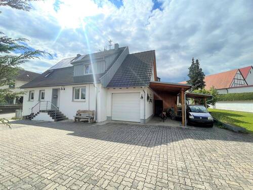 Viel Platz für PKW und weitere Dinge - 