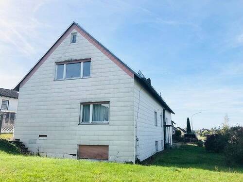 seitlich hinten - 1 Zimmer Mehrfamilienhaus, Wohnhaus zum Kaufen in Döhlau