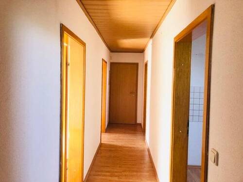 Flur - Mehrfamilienhaus, Wohnhaus mit 293,00 m&sup2; in Döhlau zum Kaufen