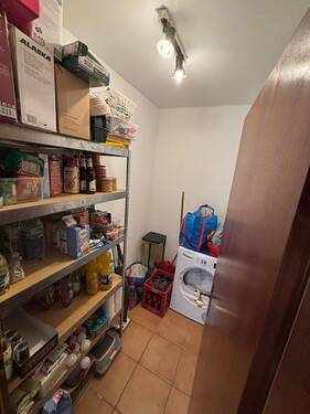 Abstellraum/Speisekammer - 