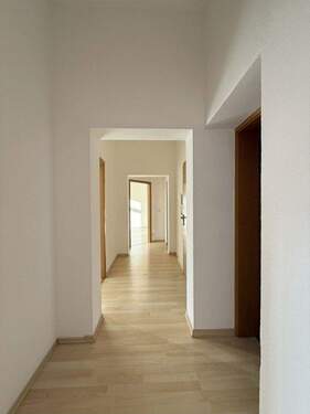 Diele - 4 Zimmer Etagenwohnung in Frankfurt (Oder)