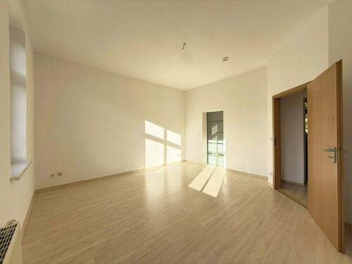 Wohnzimmer mit Zugang Küche - 