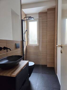 Duschbad mit Fenster - 