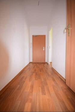 Originalbild Flur - Etagenwohnung mit 48,60 m&sup2; in Riesa zur Miete