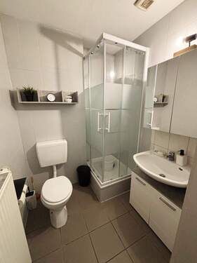 Badezimmer - 2 Zimmer Etagenwohnung zur Miete in Düsseldorf