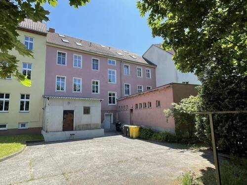 Hofansicht - Mehrfamilienhaus, Wohnhaus mit 251,00 m&sup2; in Frankfurt (Oder) zum Kaufen