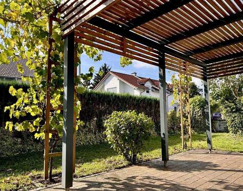 Garten der Erdgeschosswohnung - Erdgeschosswohnung im Zweifamilienhaus