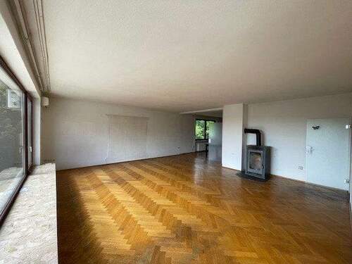 großzügiges Wohn-/ Esszimmer - 