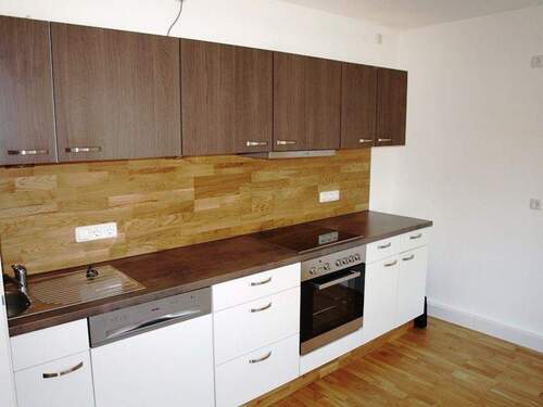 Küche mit EBK - 4 Zimmer Etagenwohnung in Landshut