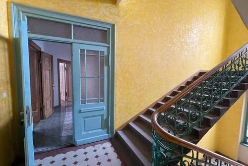 Bild1 - Halle (Saale)-Südliche Innenstadt: Mehrfamilienhaus, zentrale Stadtlage, teilsaniert, 787 EURqm