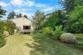 Garten.jpg - Charmanter Bungalow in Toplage von Nideggen – viel Platz, viel Grün, viel Lebensqualität