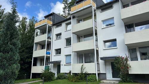 Gepflegtes Haus in ruhiger Lage - TOP-Lage Langendreer: Helle 3-Zimmer-Wohnung mit Balkon in ruhiger Seitenstraße