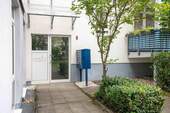 Hauseingang - Etagenwohnung mit 75,60 m² in Bonn / Brüser Berg zum Kaufen