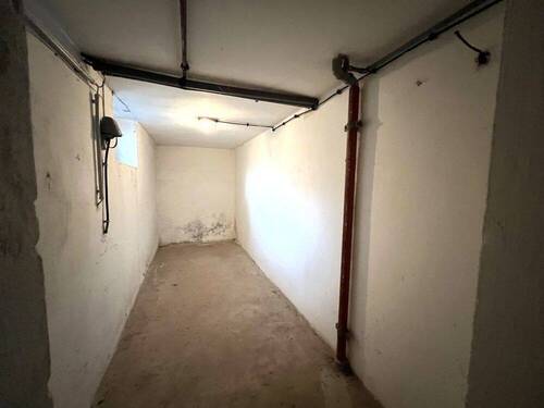 Keller linkes Haus - 