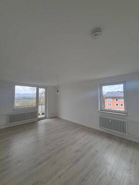 AKW3 1.OG rechts (4) - 4 ZKB saniert im 1.OG mit Balkon