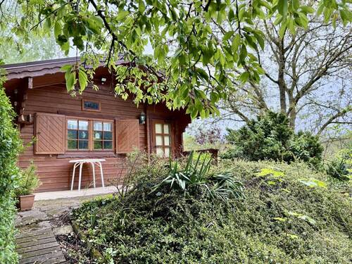 Außenansicht - Ankommen & abschalten: Gartenparadies mit wohnlichem Charakter in Saalfeld