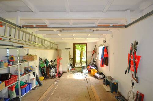 Garage - 