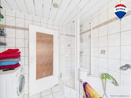 RE/MAX Immobilien DeLux Haus Merzig / Besseringen Bad 1. OG - 