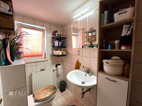 Badezimmer mit Wanne - 