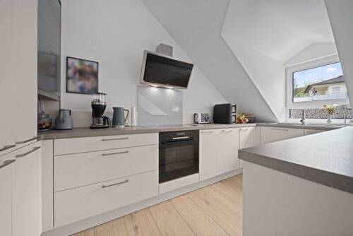 Küche mit EBK - Etagenwohnung mit 100,40 m&sup2; in Bad Vilbel zum Kaufen