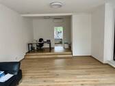 Hauptraum mit Podest - 
