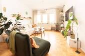 Wohnen - UNIKAT MIT AUSSICHT Dachgeschosswohnung mit Loggia und Parkettboden in begehrter Stadtlage