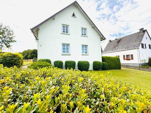 5. Hausansicht - 5 Zimmer Einfamilienhaus zum Kaufen in Arzfeld