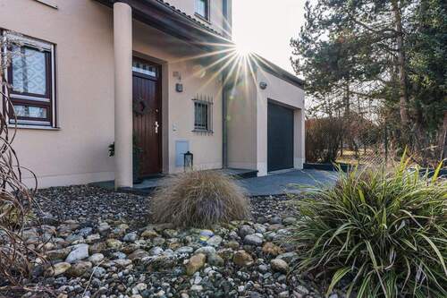 Straßenansicht Detail - 5 Zimmer Reihenendhaus zum Kaufen in Straubing