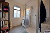 Bas mit Dusche und Fenster - 