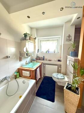 Badezimmer EG Badewanne - 