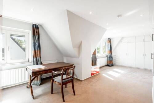 Geräumiges Schlafzimmer - 