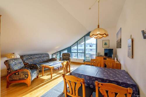 Wohn- und Essbereich, Zugang zum Balkon - 