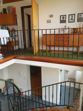 Bild 16 - Frühjahrsangebot. Einfamilien-Wohnhaus mit Einliegerwohnung u. Garagengebäude mit Carport von Detmold