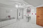 11. Badezimmer. KG - 