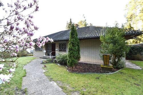 Ansicht Eingangsseite - Traumhaft gelegener Bungalow in Bad Bevensen!