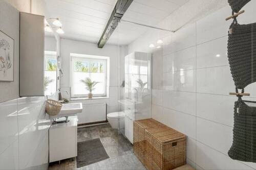 Duschbad Erdgeschoss hinten - 