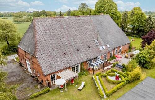 Drohnenansicht - 1 Zimmer Bauernhaus, Landhaus zum Kaufen in Lübeck