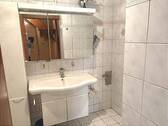 Bad mit Dusche im Erdgeschoß - 