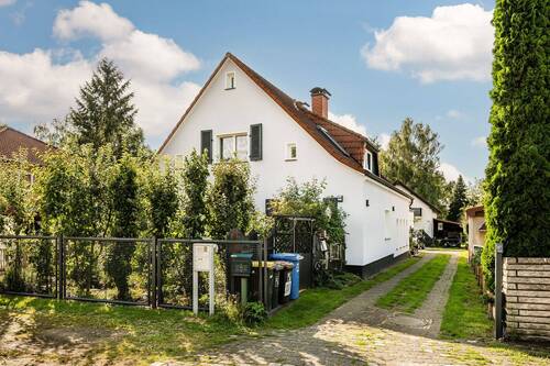Hausansicht - 7 Zimmer Einfamilienhaus zum Kaufen in Berlin