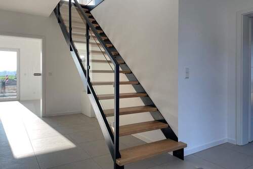 stilvoller Treppe zum OG - 