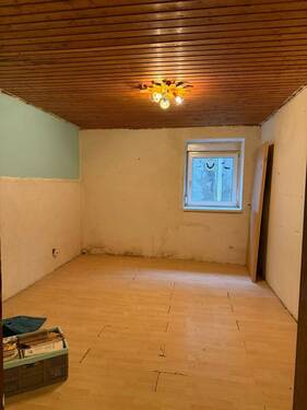 Zimmer 1 - 4 Zimmer Etagenwohnung zum Kaufen in Oberderdingen-Flehingen